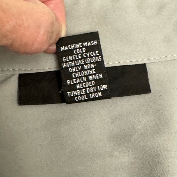 Alfani Womens Size 8 Solid Gray Long Sleeve V Neck Button Down Women’s Blouse - Picture 5 of 6